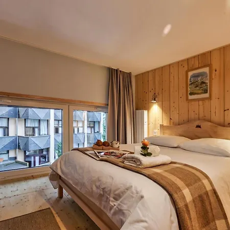 Grand Roc - Campanules 122 - Happy * Chamonix